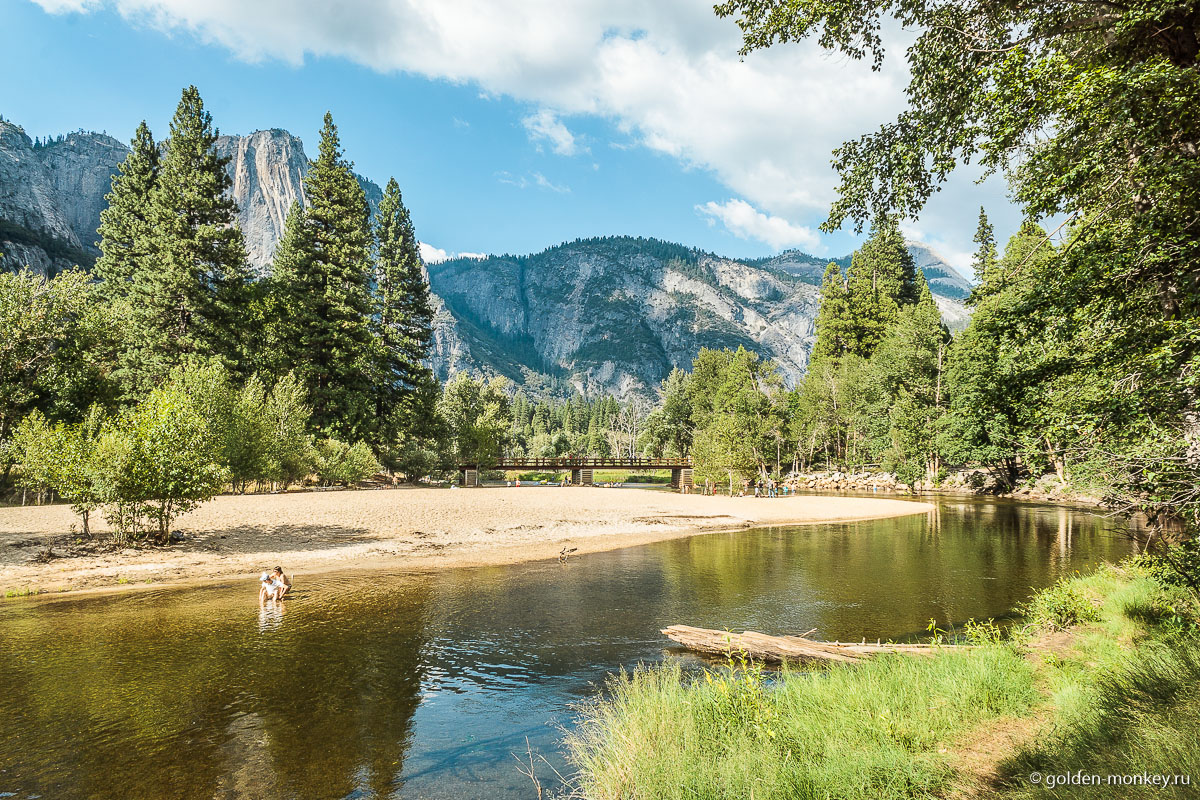 Качающийся мост (Swinging Bridge) и река Мерсед (Merced River) Качающийся мост (Swinging Bridge) и река Мерсед (Merced River)