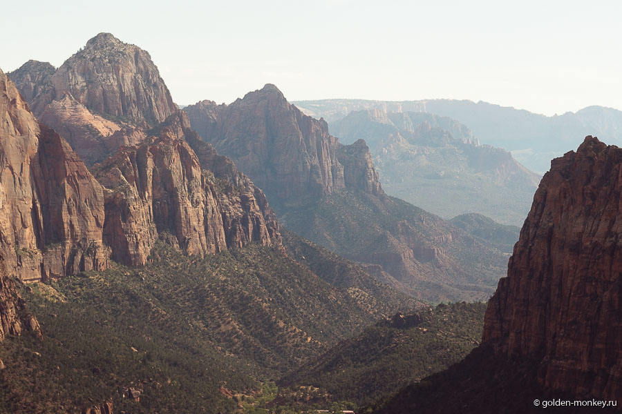 Мы отправились в этот трейл во второй половине дня, потому что в это время самый красивый свет, и не прогадали. В золотые вечерник часы парк выглядит особенно эффектно, радуя мягкими линиями и разделением планов. Мы отправились в этот трейл во второй половине дня, потому что в это время самый красивый свет, и не прогадали. В золотые вечерник часы парк выглядит особенно эффектно, радуя мягкими линиями и разделением планов.
