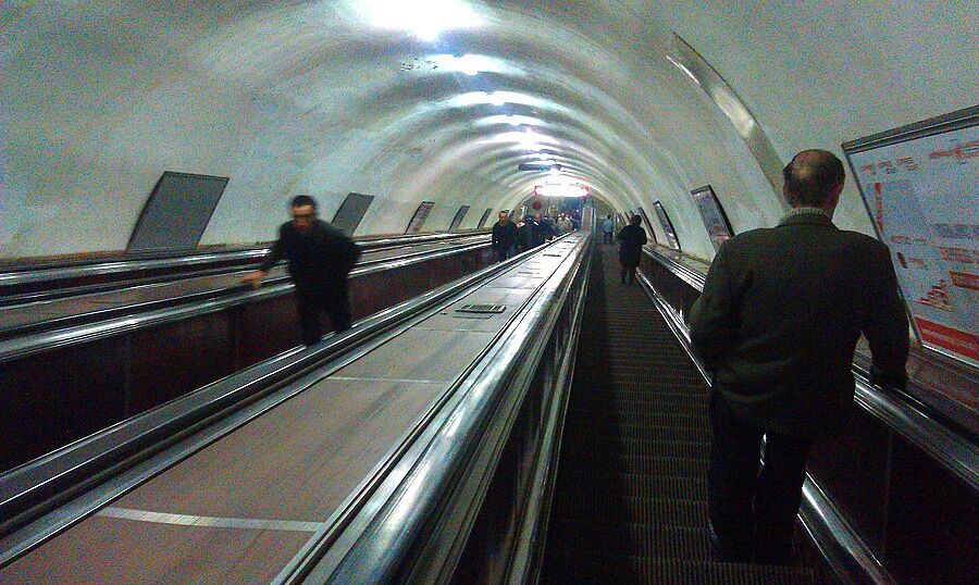 Ровно в 7:30 наш поезд прибыл в Тбилиси. От ж/д во