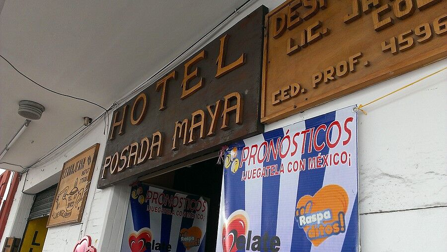 Привлекло название Hotel Posada Maya.