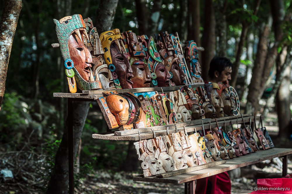Чичен-Ица, деревянные маски майянских божеств