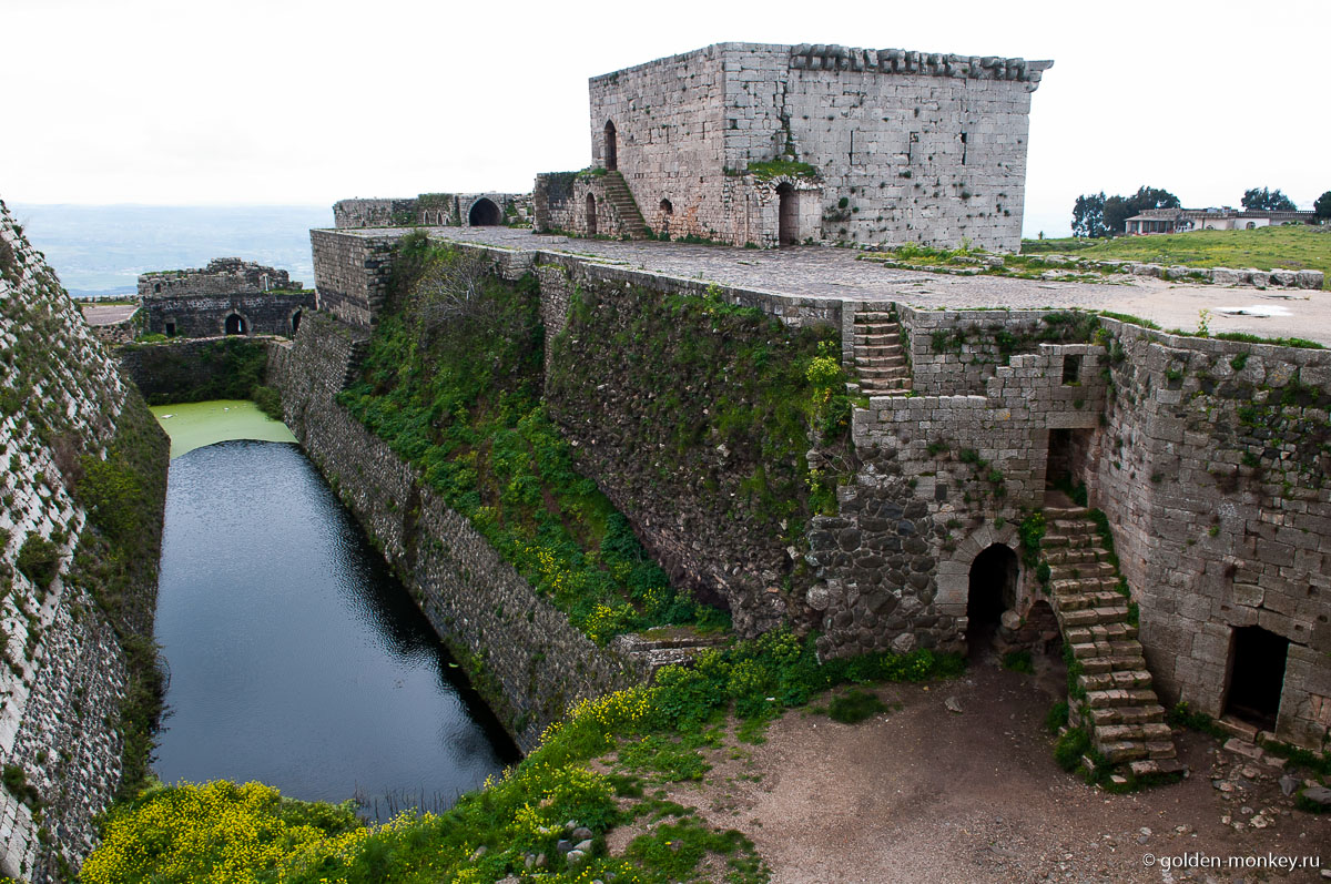 Водяной ров замка Крак-де-Шевалье