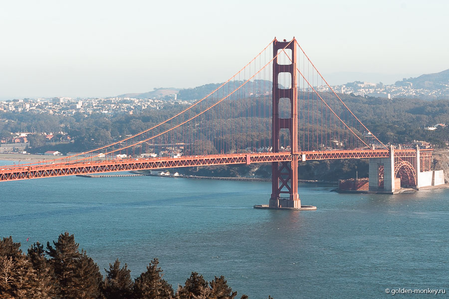 Вид на мост Голден-Гейт с дороги Conzelman Road, Сан-Франциско.